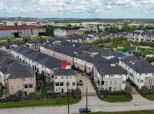 2703 Dolce Oaks Dr, Houston, TX 77007