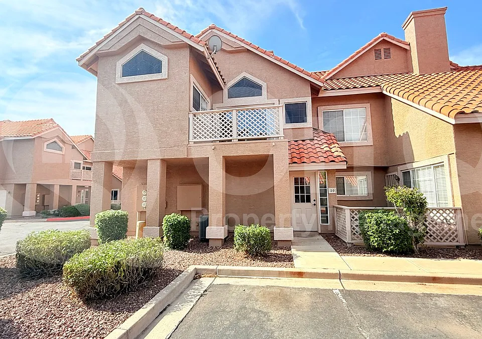 1633 E Lakeside Dr #80