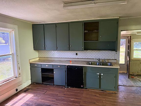5th image of 13 B St