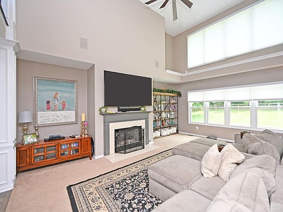 5th image of 7030 Beech Hollow Dr