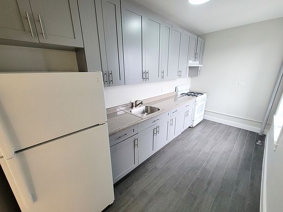 3rd image of 680 E 224th St APT 3D