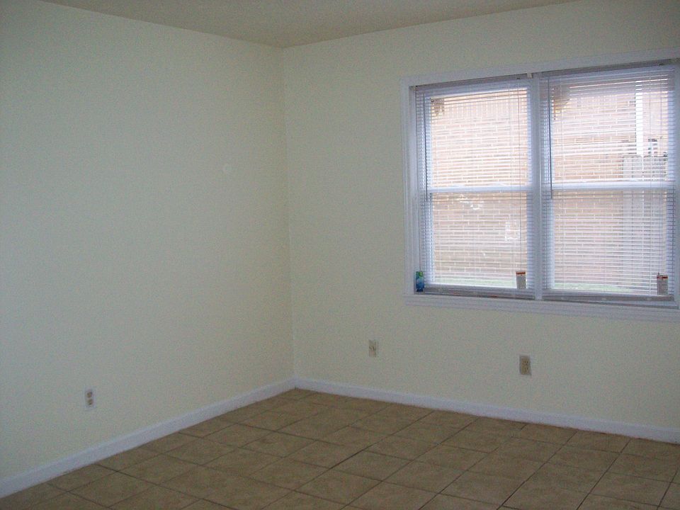 2nd image of 1100 W Fisher St APT 12