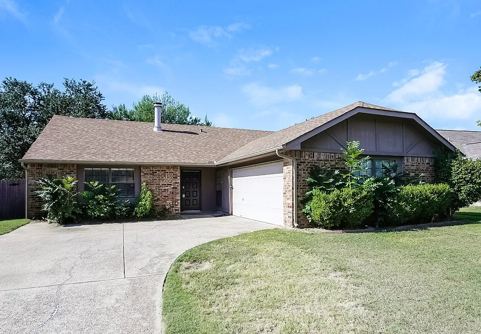 3913 Horizon Pl