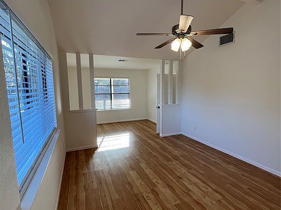 5th image of 2305 Creekview Dr