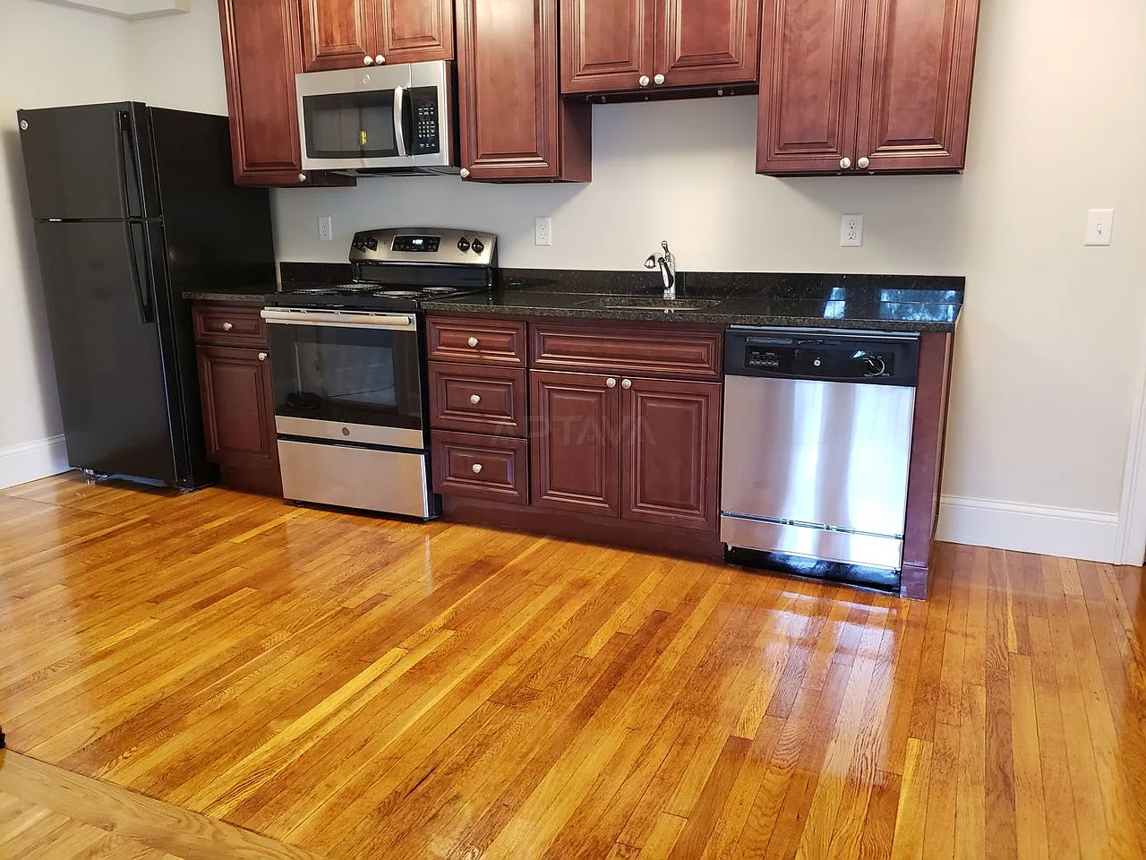 131 Orchard St — Photo 1