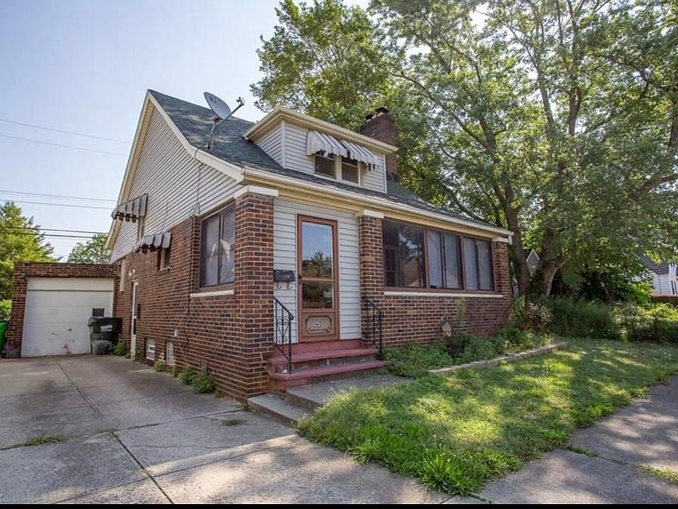 1st image of 125 E 205th St