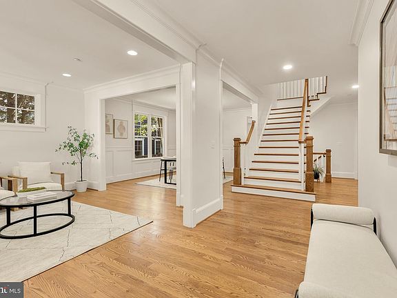 3rd image of 4308 Chestnut St