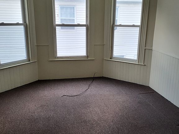 5th image of 1523 Van Vranken Ave #4