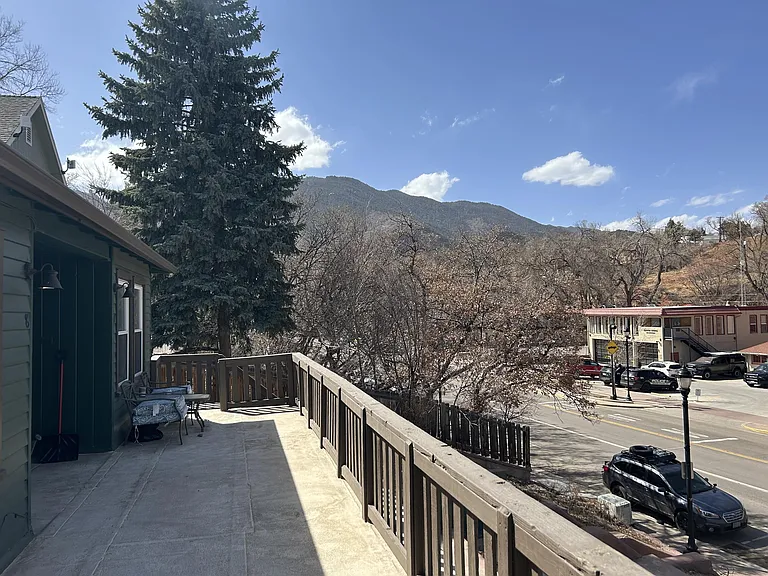 601 Manitou Ave #8 — Photo 5