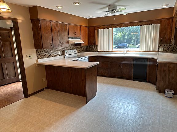 3rd image of 1416 Firesteel Dr