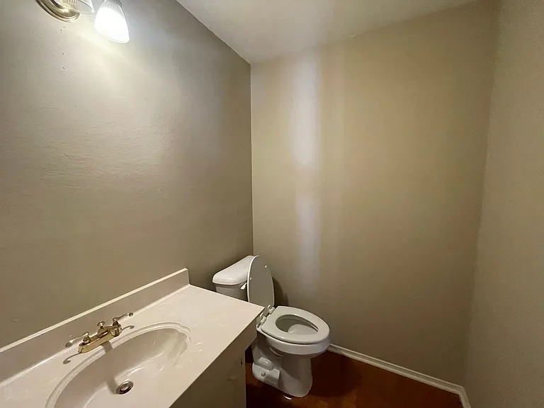 7416 Camelback Dr — Photo 15