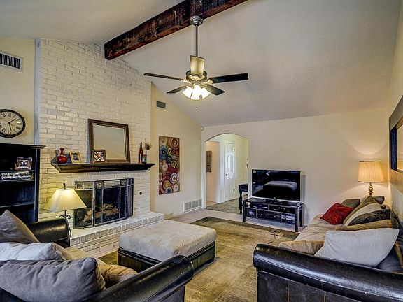 5th image of 1005 Shelley Ct