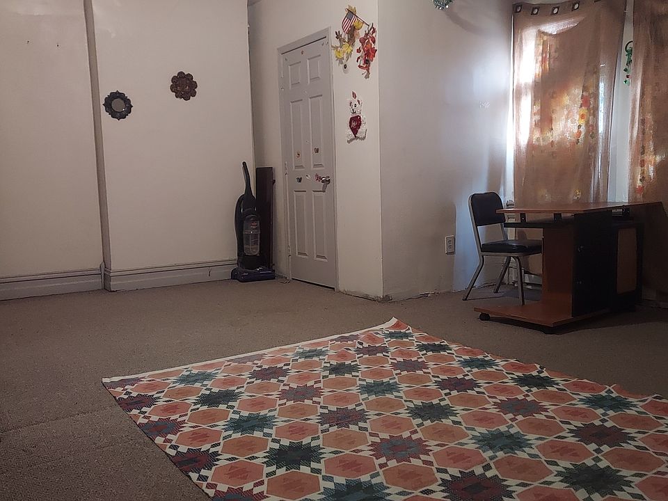 2nd image of 419 W Linden St #3