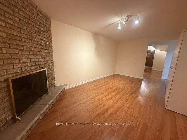 8 Farmstead Rd — Photo 31