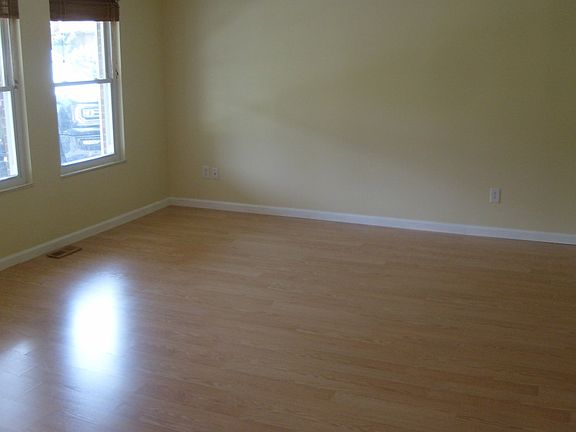 3rd image of 103 Crest Hill Ave