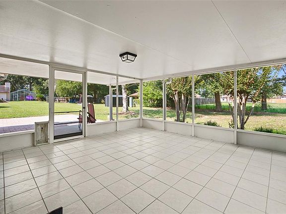 5th image of 500 NE 52ND COURT