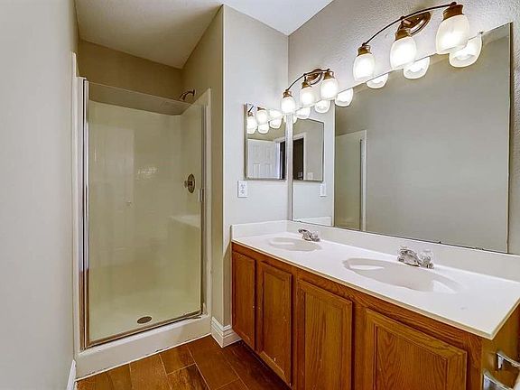 4th image of 2620 Horizon Way