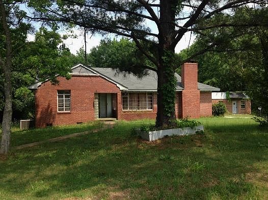 1st image of 2820 Shannon Dr