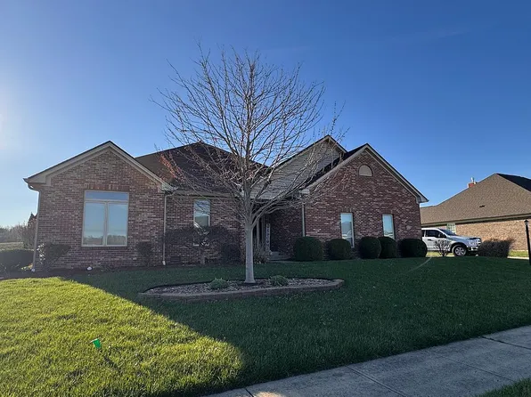 206 Saint Andrews Ave, Edinburgh, IN 46124