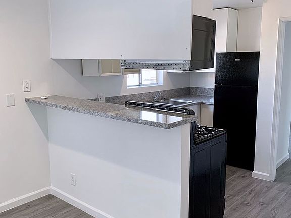 5th image of 3746 Mentone Ave APT 204