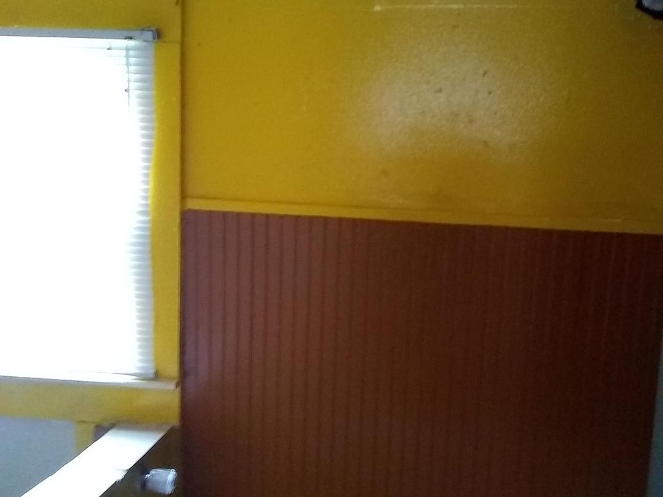 2nd image of 2826 Houston St