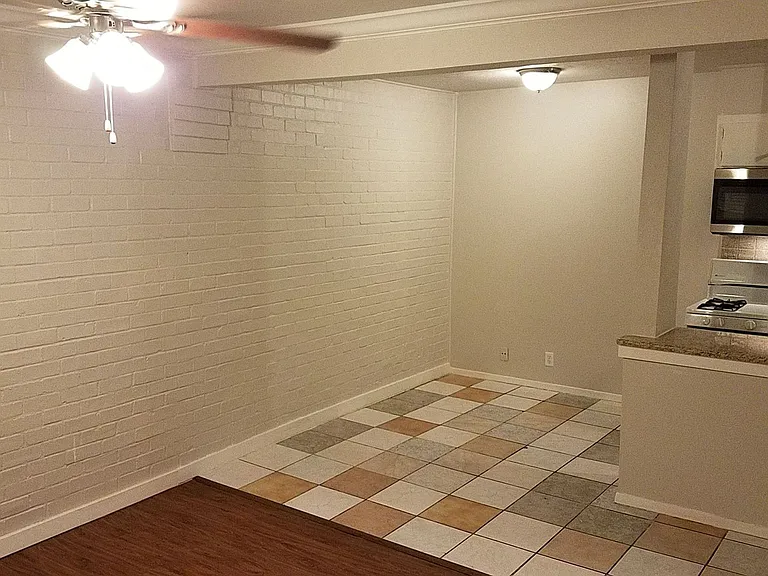 2428 Louise St #2505 — Photo 14