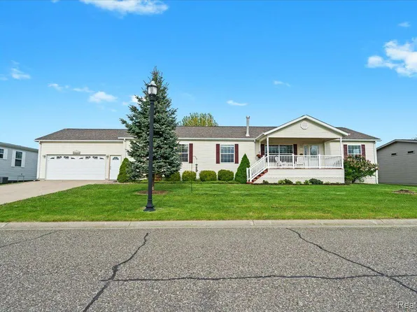 11209 Apple Grove Ct, South Lyon, MI 48178