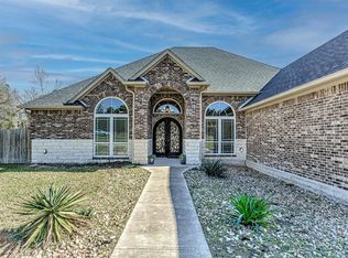 105 Arbors Cir, Elgin, TX 78621
