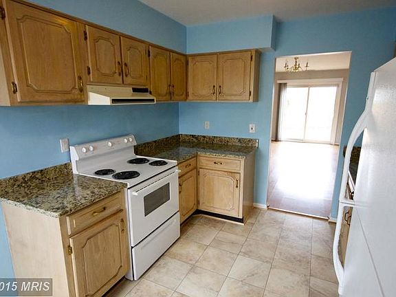5th image of 6059 Wycoff Sq