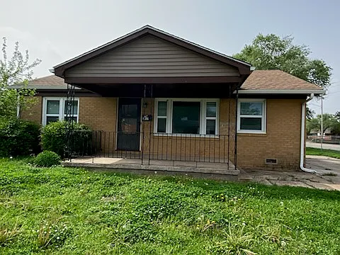 3 bed, 925 sqft, $1,200 — Photo 2