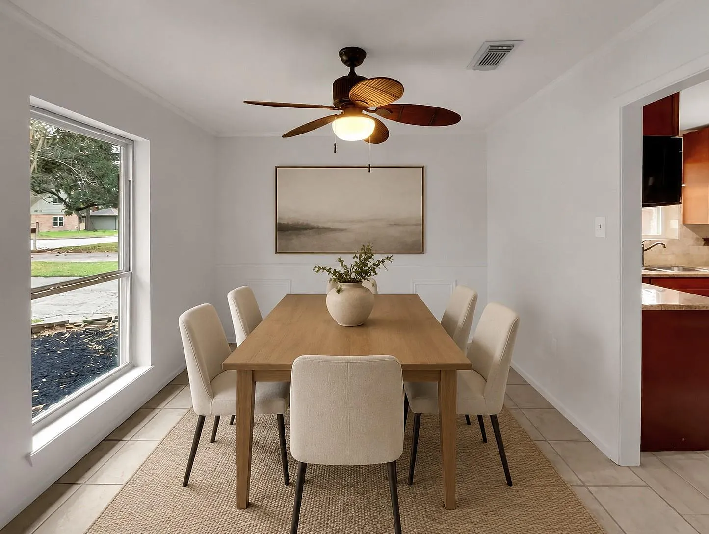4 bed, 2.5 bath, 2138 sqft, $2,495 — Photo 3