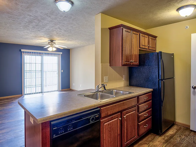 Weaver Creek Apartments — Photo 31