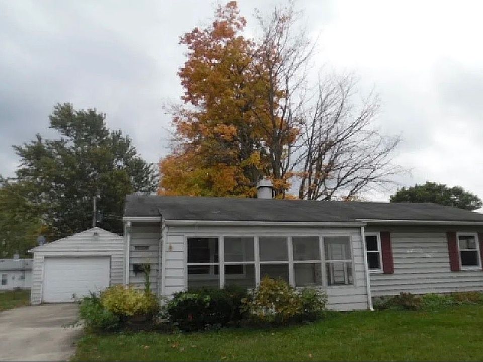 1st image of 1605 W Royale Dr