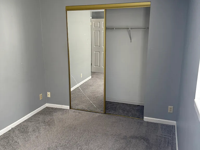 1054 Ridge Ave — Photo 9