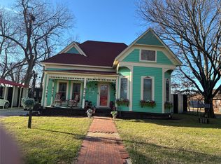 217 E White St, Pilot Point, TX 76258