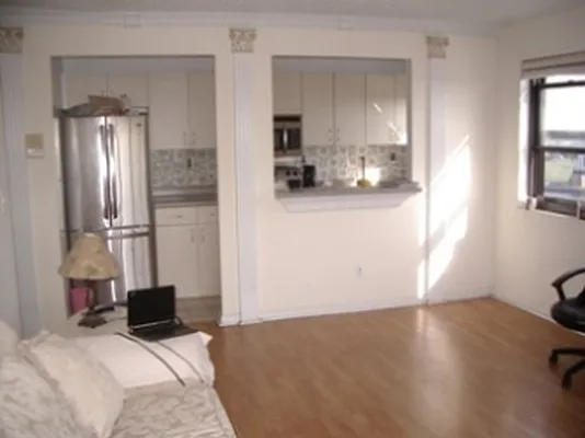 Rented by Laffey Real Estate | media 19