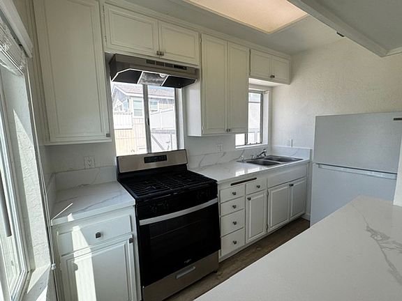 3rd image of 1090 Bangor Ln
