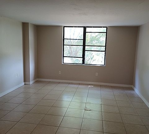 3rd image of 701 S Madison Ave APT 220