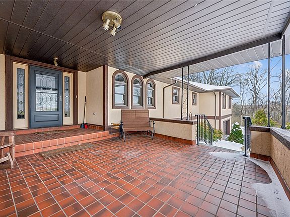 3rd image of 116 Maple Dr