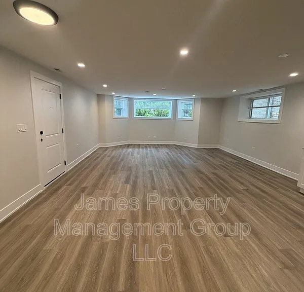 6325 N Richmond St — Photo 5