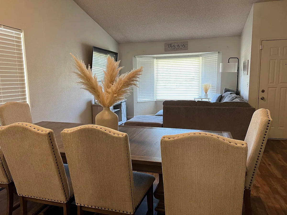 Building Photo - 1359 Kendal Ct