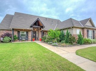 3112 Skye Ridge Dr, Norman, OK 73069