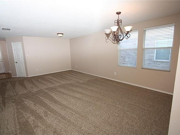 5th image of 528 Riverflat Dr