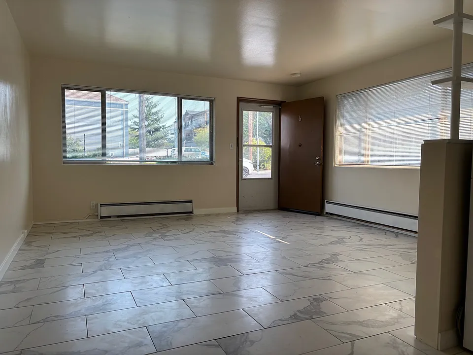 203 3rd Ave S #6