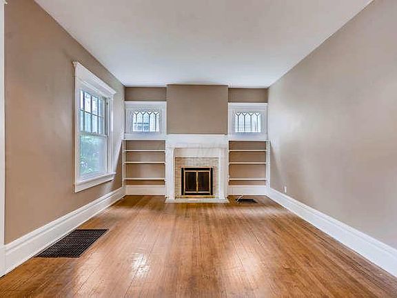 5th image of 2260 Indianola Ave