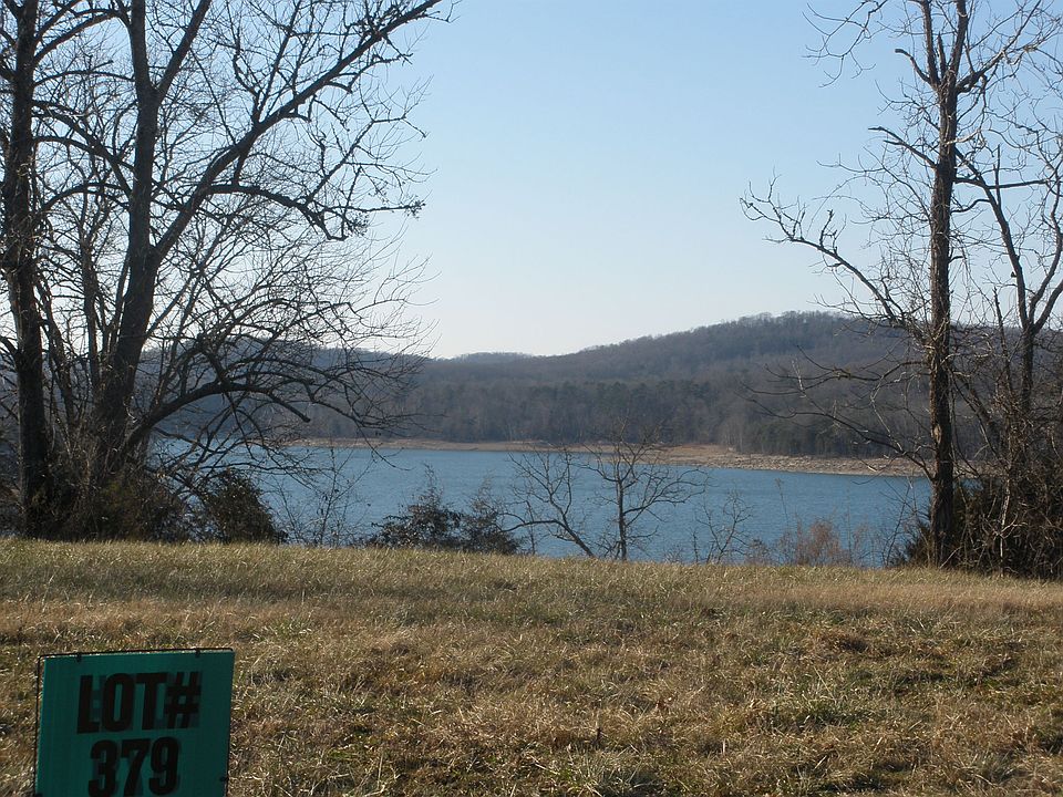 Street view toward the lake.