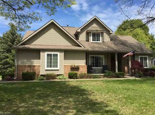 1859 W Ridge Dr, Commerce Township, MI 48390