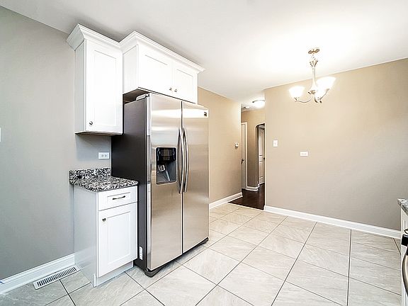 4th image of 4728 S Knox Ave