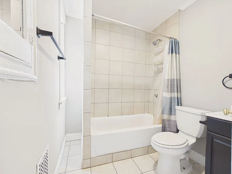 2163 Logan St — Photo 17