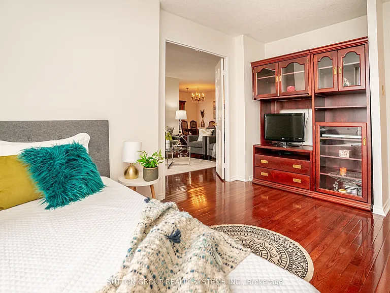 20 Cherrytree Dr #802 — Photo 26